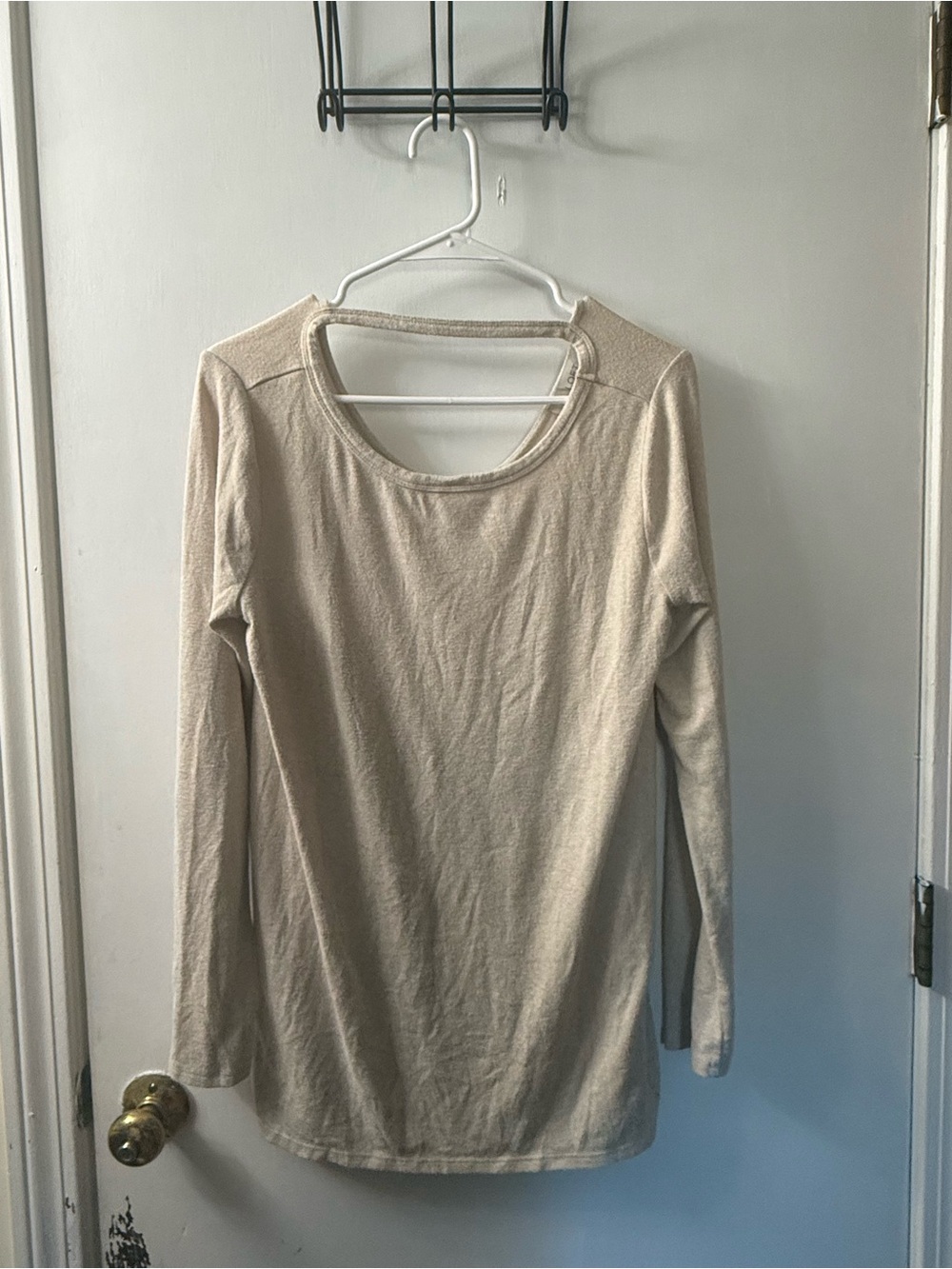 LOFT Long Sleeve keyhole back
